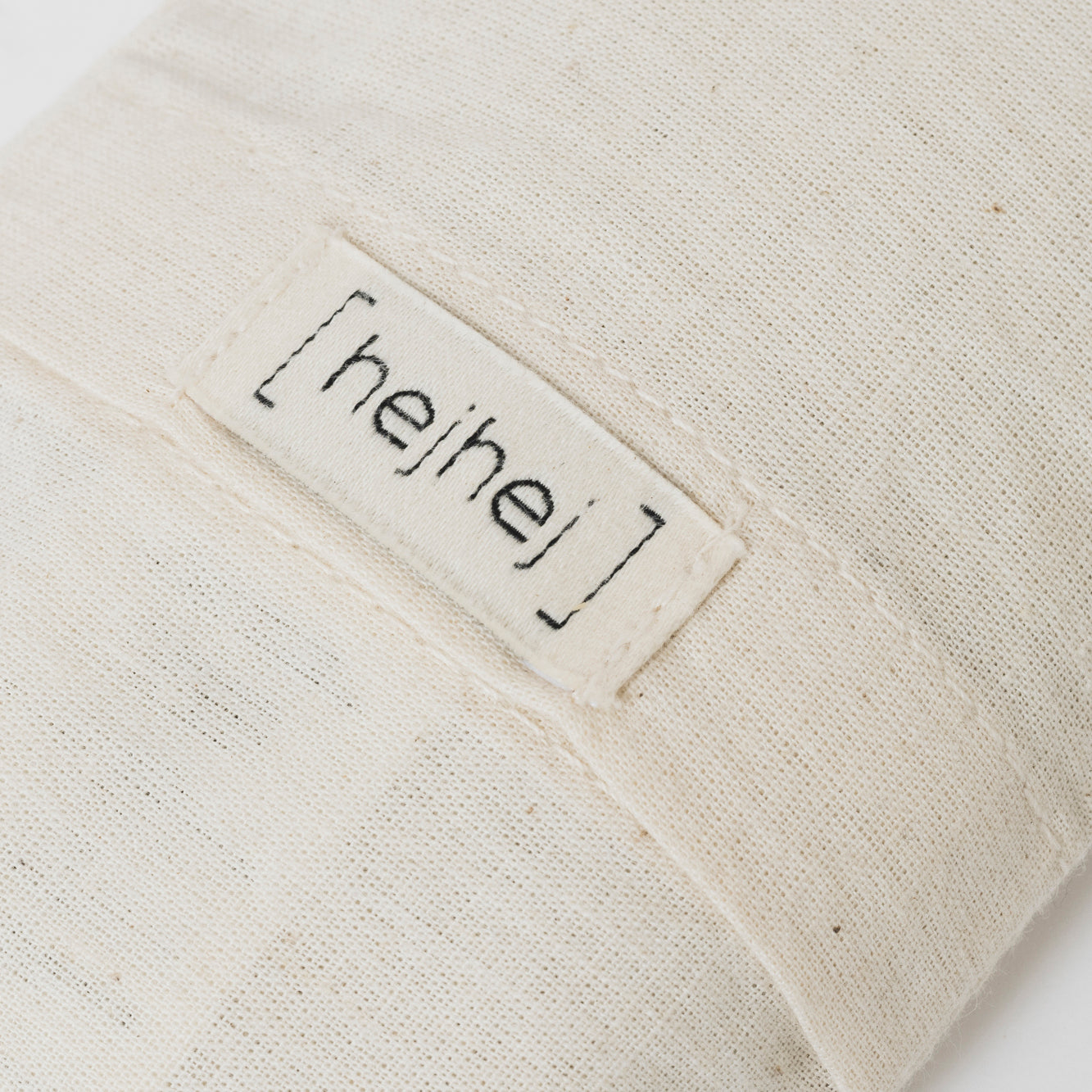 The closed-loop eye-pillow for your relaxation during and after yoga